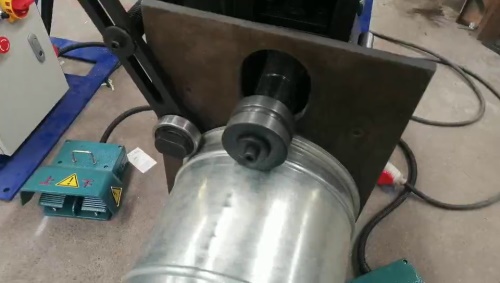 轆線機(jī)功能之一壓筋，母邊同步